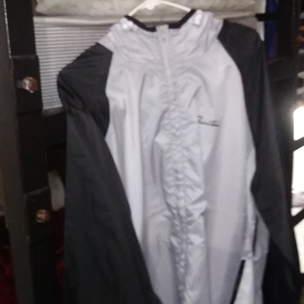 Windbreaker - Picture 3 of 3